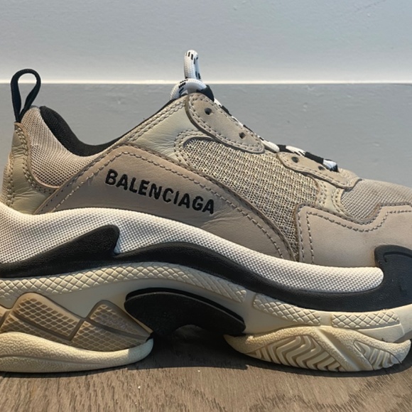 Balenciaga Triple S Sneakers - Picture 8 of 8